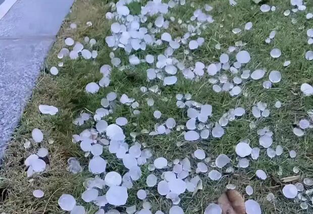 永康風(fēng)水先生解讀女性夢(mèng)見冰雹的運(yùn)勢(shì)